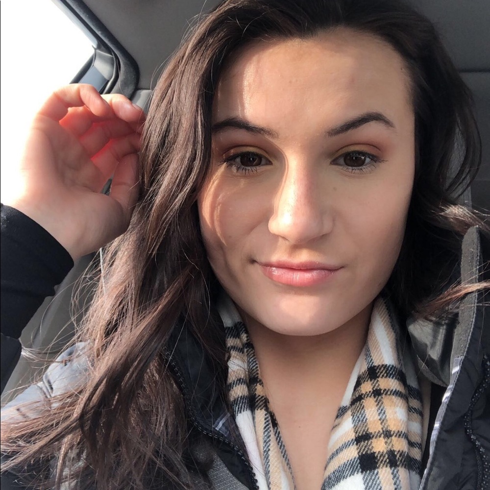 Meet your Posher, Jessica